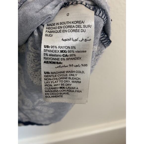 Chicos, Blue 3/4 Sleeve Knit Blouse, Size 0 - Picture 4 of 5